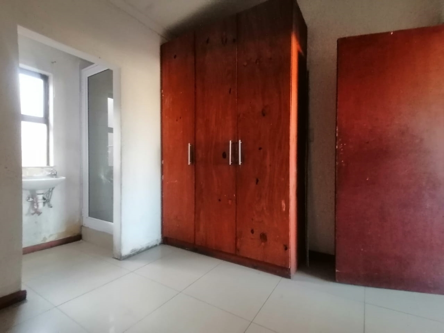 5 Bedroom Property for Sale in Eikendal Western Cape